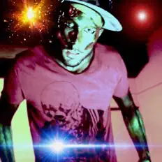 Ematrema dinle, müzik videolarını izle, biyografisini oku, tur tarihlerini ve daha fazlasını gör!