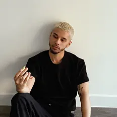 Ascolta Elijah Melo, guarda video musicali, leggi la biografia, vedi le date del tour & altro!
