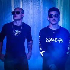 Hör dir Palla Club an, schau dir Musikvideos an, lies die Biografie, finde Tourdaten und mehr!