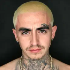 Ascolta Mahvyu, guarda video musicali, leggi la biografia, vedi le date del tour & altro!