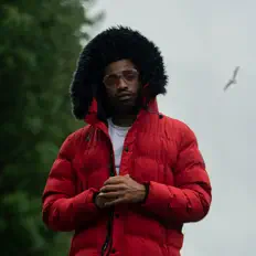 收听 KXYZ、观看音乐视频、阅读小传、查看巡演日期等 ！