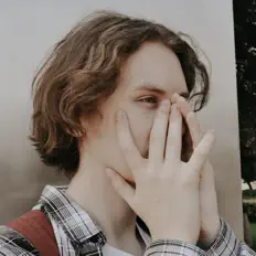 stamp on your brow सुनें, म्यूज़िक वीडियो देखें, बायो पढ़ें, दौरे की तारीखें और बहुत कुछ देखें!