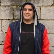 Poslechněte si interpreta Klevakeys, sledujte hudební videa, přečtěte si životopis, podívejte se na data turné a další informace.