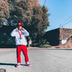 Ascolta Yhung Daze, guarda video musicali, leggi la biografia, vedi le date del tour & altro!