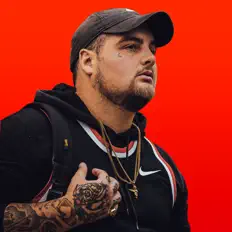 聆聽 Kenny Almost、觀看音樂影片、閱讀小傳、查看巡演日期等！