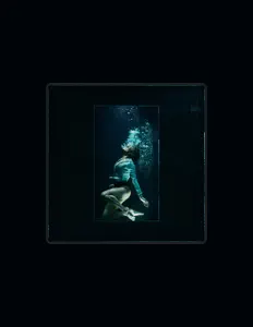 聆聽 I AM HORUS、觀看音樂影片、閱讀小傳、查看巡演日期等！