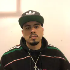 Escucha a Realz the Producer, mira videos musicales, lee su biografía, consulta las fechas de las gira y más.