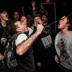 Ascolta American Slang, guarda video musicali, leggi la biografia, vedi le date del tour & altro!