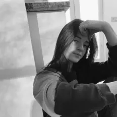 Allie Goldを聴いたり、ミュージックビデオを鑑賞したり、経歴やツアー日程などを確認したりしましょう！