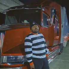 T-Roy सुनें, म्यूज़िक वीडियो देखें, बायो पढ़ें, दौरे की तारीखें और बहुत कुछ देखें!