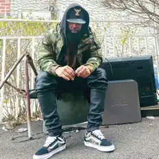 Ascolta St-Ray, guarda video musicali, leggi la biografia, vedi le date del tour & altro!