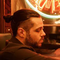 Myles Bell dinle, müzik videolarını izle, biyografisini oku, tur tarihlerini ve daha fazlasını gör!