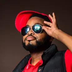 Luister naar Biingo J, bekijk muziekvideo's, lees de bio, bekijk de tourdata, en meer!