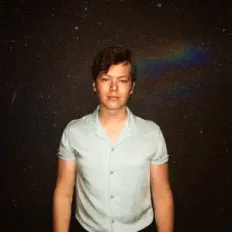 Poslechněte si interpreta Lourens vd Berg, sledujte hudební videa, přečtěte si životopis, podívejte se na data turné a další informace.