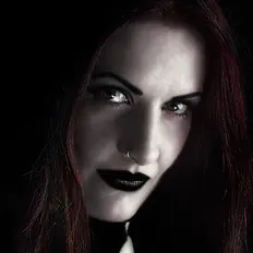 Écoutez Elle Noir, regardez des vidéoclips, lisez la biographie, consultez les dates de tournée et plus encore !