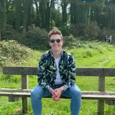 Harding을(를) 듣고, 뮤직 비디오를 보고, 약력을 읽고, 투어 일정 등을 확인하세요!