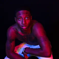 Dengarkan KY., tonton video musik, baca bio, lihat tanggal tur & lainnya!