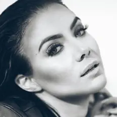 聆聽 Amanda、觀看音樂影片、閱讀小傳、查看巡演日期等！