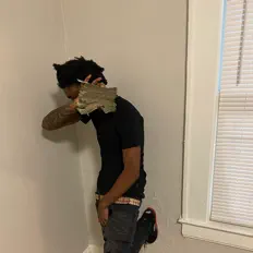 Big 4を聴いたり、ミュージックビデオを鑑賞したり、経歴やツアー日程などを確認したりしましょう！