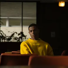 收听 K I R A、观看音乐视频、阅读小传、查看巡演日期等 ！