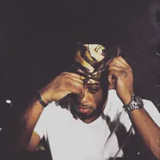 Ascolta Fooreigngvng, guarda video musicali, leggi la biografia, vedi le date del tour & altro!