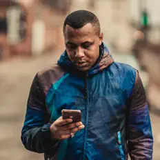 Tipz Wav£Yを聴いたり、ミュージックビデオを鑑賞したり、経歴やツアー日程などを確認したりしましょう！