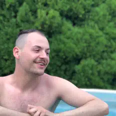 Ascolta Alex Spears, guarda video musicali, leggi la biografia, vedi le date del tour & altro!