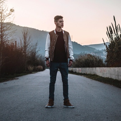 No es Fácil (feat. Gian Piere) - Single