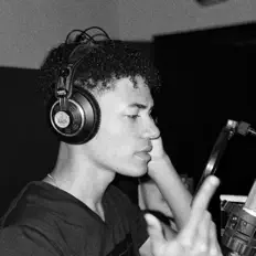 Escucha a Eleasy, mira vídeos musicales, lee la biografía, consulta fechas de giras y mucho más.