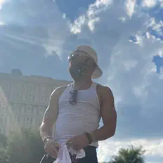 Poslechněte si interpreta Choice Major, sledujte hudební videa, přečtěte si životopis, podívejte se na data turné a další informace.