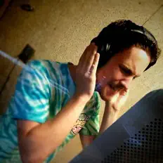 Luister naar Kevin Dieschbourg, bekijk muziekvideo's, lees de bio, bekijk de tourdata, en meer!