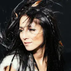 收听 KUMI、观看音乐视频、阅读小传、查看巡演日期等 ！