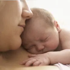 Baby Momentsを聴いたり、ミュージックビデオを鑑賞したり、経歴やツアー日程などを確認したりしましょう！