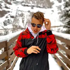 聆聽 JustusGray、觀看音樂影片、閱讀小傳、查看巡演日期等！