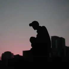 Poslechněte si interpreta St. Nylo, sledujte hudební videa, přečtěte si životopis, podívejte se na data turné a další informace.