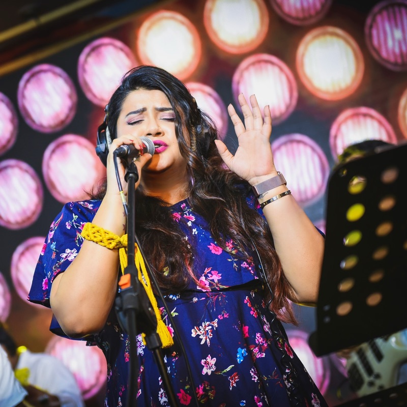 Ujjaini Mukherjee & Srijato Bandopadhyay - Kissik (From "Pushpa 2 The Rule") - BENGALI