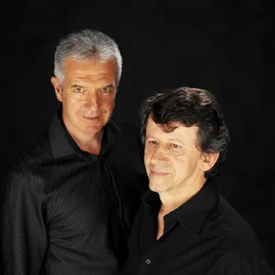 Listen to Pantxoa Eta Peio, watch music videos, read bio, see tour dates & more!