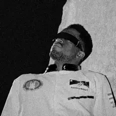 Luister naar 80em, bekijk muziekvideo's, lees de bio, bekijk de tourdata, en meer!