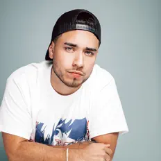 Ouve Evi, vê vídeos de música, lê a biografia, vê as datas da digressão e muito mais!