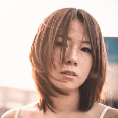 聆聽 motoyo、觀看音樂影片、閱讀小傳、查看巡演日期等！