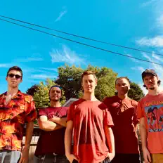 收听 Southbound、观看音乐视频、阅读小传、查看巡演日期等 ！