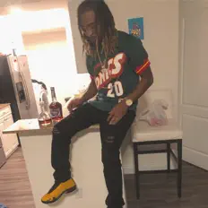 Ακούστε περιεχόμενο από EZY the Great, παρακολουθήστε μουσικά βίντεο, διαβάστε το βιογραφικό, δείτε ημερομηνίες περιοδείας, και πολλά ακόμη!