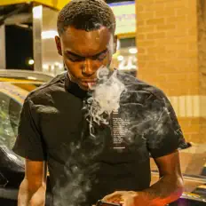 Nhp Poncho을(를) 듣고, 뮤직 비디오를 보고, 약력을 읽고, 투어 일정 등을 확인하세요!