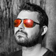 Escucha a Colin Michael Roberts, mira videos musicales, lee su biografía, consulta las fechas de las gira y más.