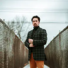 Mike Bond을(를) 듣고, 뮤직 비디오를 보고, 약력을 읽고, 투어 일정 등을 확인하세요!