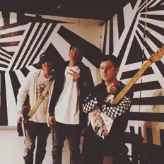 聆聽 Ruse、觀看音樂影片、閱讀小傳、查看巡演日期等！