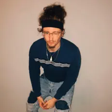 收听 CigRedd、观看音乐视频、阅读小传、查看巡演日期等 ！