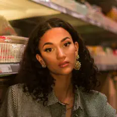 Listen to Paulina Creola, watch music videos, read bio, see tour dates & more!