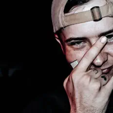 Escucha a Synner, mira vídeos musicales, lee la biografía, consulta fechas de giras y mucho más.