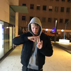 Otti을(를) 듣고, 뮤직 비디오를 보고, 약력을 읽고, 투어 일정 등을 확인하세요!